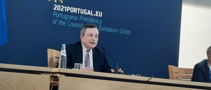 Draghi: “Riaprire sì, ma usando la testa”