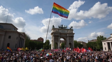 Milano: 8mila persone in piazza per chiedere l’approvazione del ddl Zan
