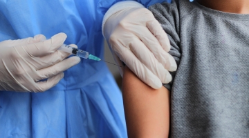 Approvato il vaccino Pfizer sui ragazzi dai 12 ai 15 anni
