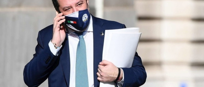 Salvini insiste: "Dopo Pasqua riaprire tutte le attività dove la situazione è sotto controllo"