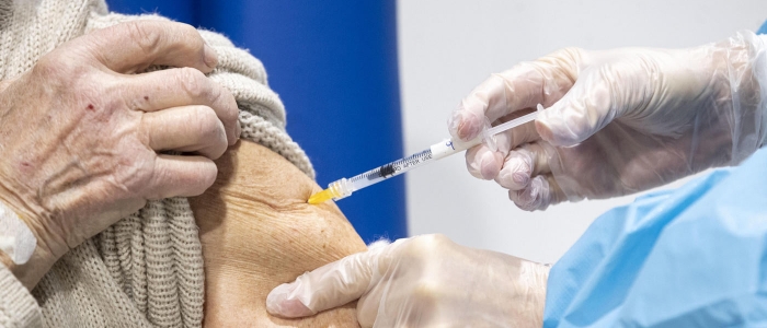 Vaccini, il 96% della popolazione britannica ha gli anticorpi già dopo la prima dose