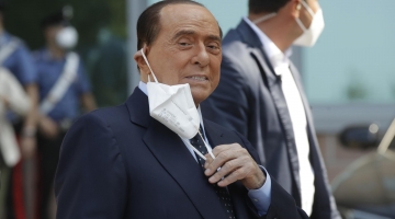 Berlusconi: "L'Italia sta ripartendo, è il momento di tagliare le tasse"