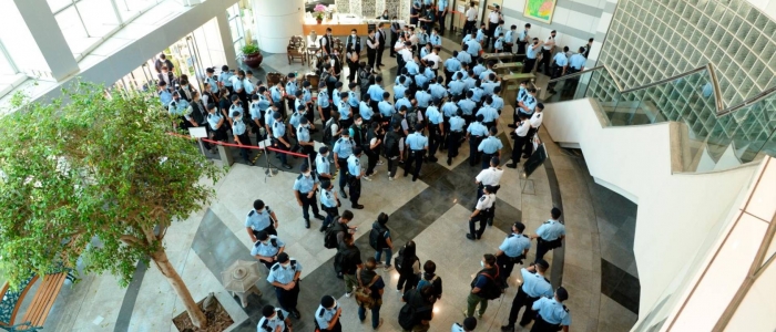 Hong Kong, blitz della polizia a Apple Daily