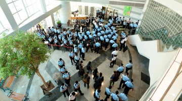 Hong Kong, blitz della polizia a Apple Daily