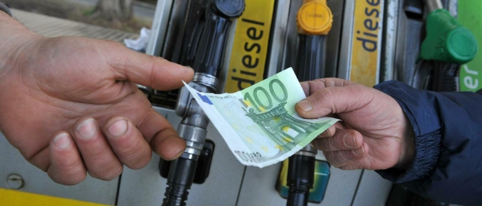 Benzina, prezzi alle stelle. Picco più alto dal 2018