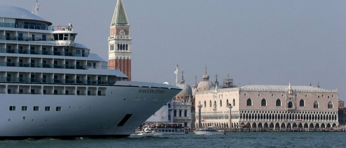 Venezia, approvato il decreto sulle grandi navi