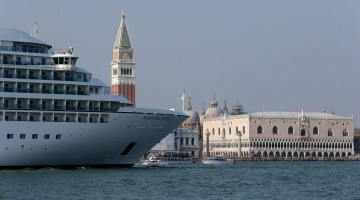 Venezia, approvato il decreto sulle grandi navi