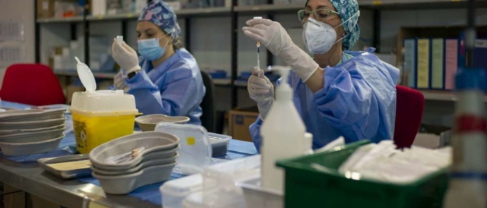 Pordenone, sospesi 177 operatori sanitari no vax