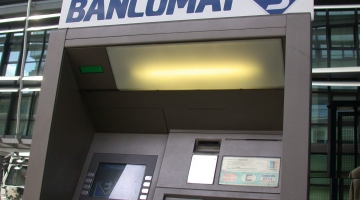 Lecce, 69enne sparato e ucciso al bancomat