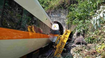 Taiwan, treno deraglia in una galleria: il bilancio è di 40 morti e molti feriti