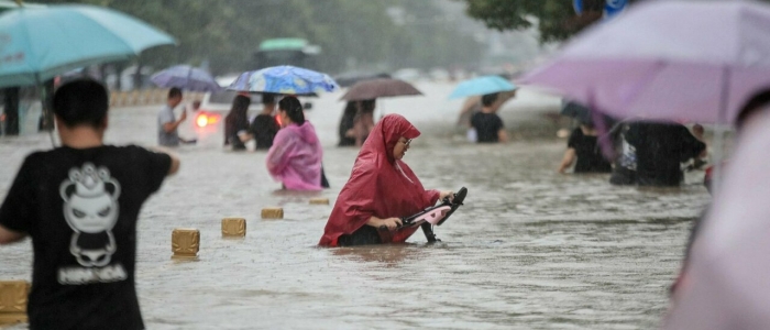 Cina, inondazioni devastano la provincia di Henan. 12 morti