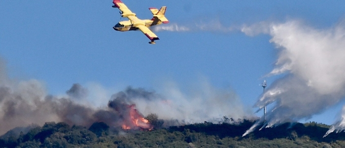 Oristano, 10mila ettari di terra in fiamme. Circa 400 gli sfollati