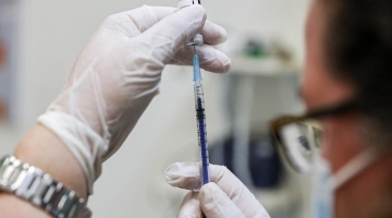 Vaccini, in Italia sono efficaci contro la variante Delta