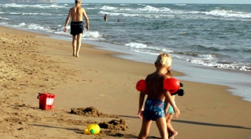 Formia, molesta bambine in spiaggia. Uomo rischia il linciaggio