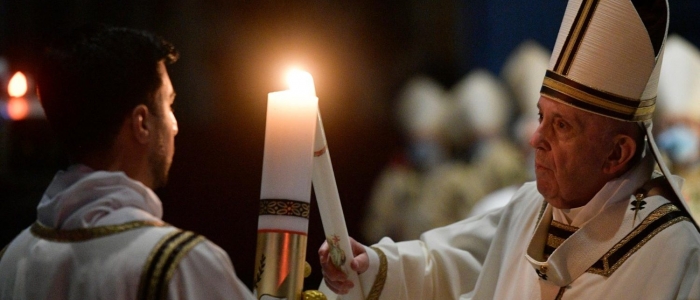 Papa Francesco e l'omelia di Pasqua: "Il Signore ci invita a ricominciare"