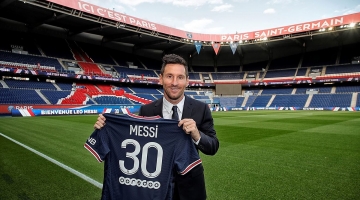 Calcio, conferenza stampa di Messi al Psg