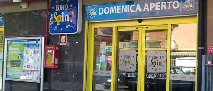 Roma, spara al vigilante del supermercato che lo invita a indossare la mascherina