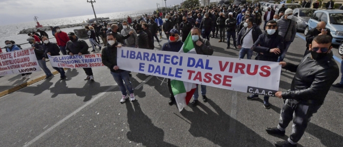 Protesta ambulanti in tutta Italia: "Fateci riaprire!"