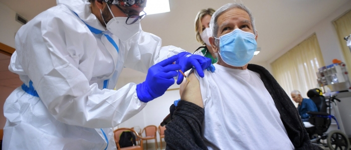 Vaccini, nel Lazio al via la terza dose per i trapiantati
