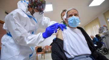 Vaccini, nel Lazio al via la terza dose per i trapiantati