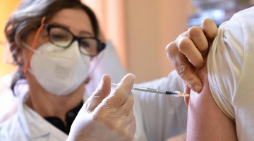 Covid: nuovo accordo in materia di vaccini nei luoghi di lavoro