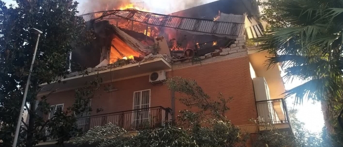 Roma, esplode una palazzina. Tre feriti e alcuni dispersi