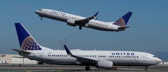 Usa, la compagnia aerea United Airlines licenzia 593 dipendenti no vax