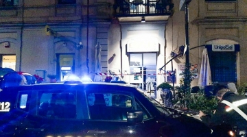 Torino, marocchino respinto da una una donna in un bar la uccide