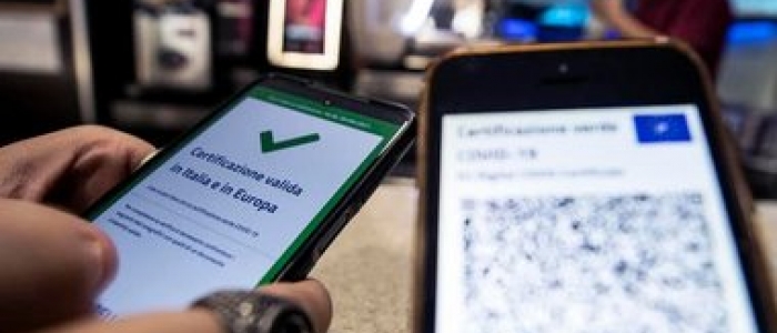 Green pass, trafugate le chiavi per generare i codici QR