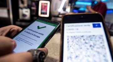 Green pass, trafugate le chiavi per generare i codici QR