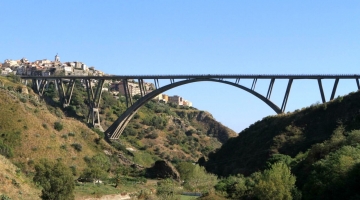 Catanzaro, sequestrato il ponte Morandi. Rischiava di crollare.