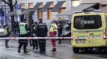 Oslo, uomo accoltella passanti. Sparato e ucciso dalla polizia