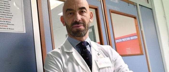 Covid, Bassetti: “Impedire alcune attività ai non vaccinati”