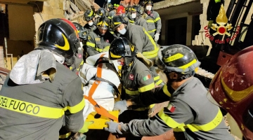 Caserta, morta durante la notte l’anziana estratta dalle macerie del crollo della palazzina