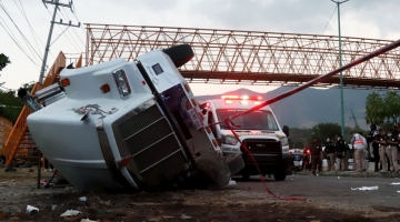 Messico, camion con migranti clandestini si ribalta. Oltre 50 morti e 100 feriti