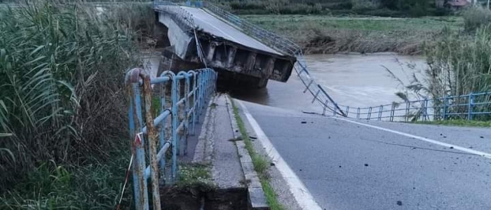 Maltempo al Sud, crolli e frane in Sicilia e in Campania