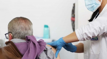 Palermo, fermati un’infermiera e un no vax per false somministrazioni di vaccino