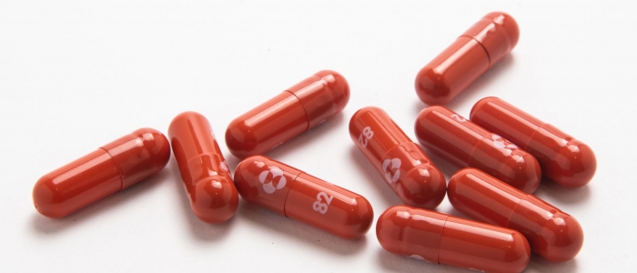 Covid, Figliuolo: “In arrivo le pillole antivirali Merck e Pfizer”