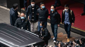 Hong Kong, blitz della polizia in una testata online a favore della democrazia. Sei le persone arrestate