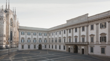 Milano, australiano occupa Palazzo Reale sostenendo di essere l’erede legittimo dei Savoia