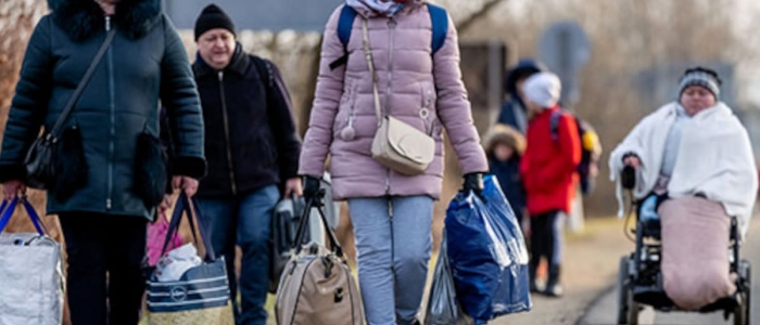 Ucraina, file di profughi lunghe decine di chilometri per fuggire dal Paese