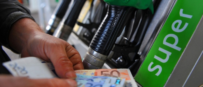 Benzina e gas, continua l’aumento dei prezzi a causa della guerra