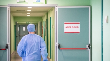 Covid, Iss: Rt e incidenza in aumento ma tasso di ospedalizzazione in calo