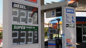 Pescara, importavano carburante e lo rivendevano a prezzi stracciati. Iva evasa per 45 milioni di euro