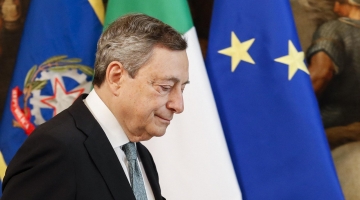 Dl Ucraina, nessun accordo con la maggioranza. Draghi: “Rispetteremo gli impegni con la Nato”