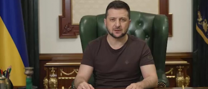 Zelensky: “Concluderemo i negoziati nonostante i crimini di guerra”