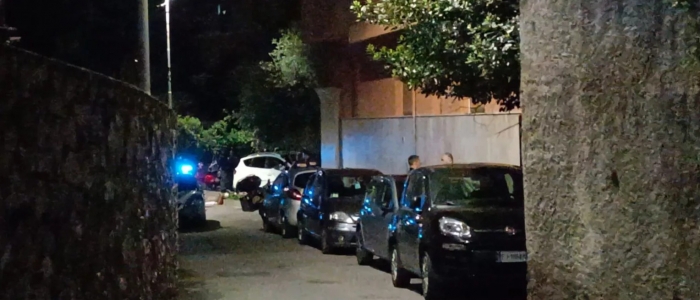 Genova, litiga con la sorella e la uccide a coltellate per strada