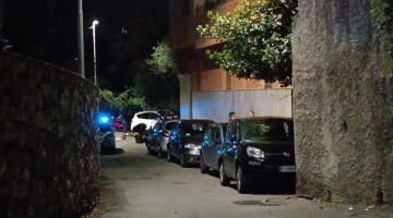 Genova, litiga con la sorella e la uccide a coltellate per strada