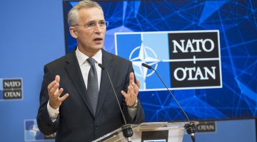 Nato, Stoltenberg: “La Nato sosterrà l’Ucraina per vincere la guerra”