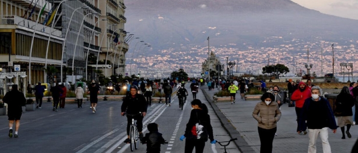 Covid, Campania: contagi in calo. Tasso di positività al 14,55%